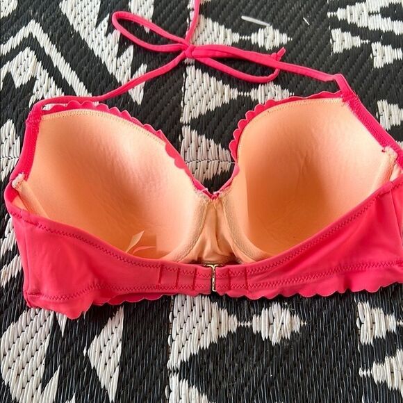 Victoria's Secret Pink Scalloped Bikini Top   E - Picture 4 of 7